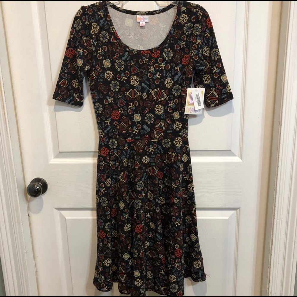 NWT- Lularoe Nicole Black Dress sz Small